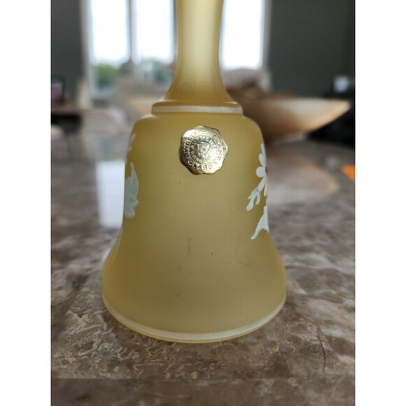 Vintage Westmoreland Yellow Mist  Satin Glass Daisies Bell w Label - Picture 2 of 3